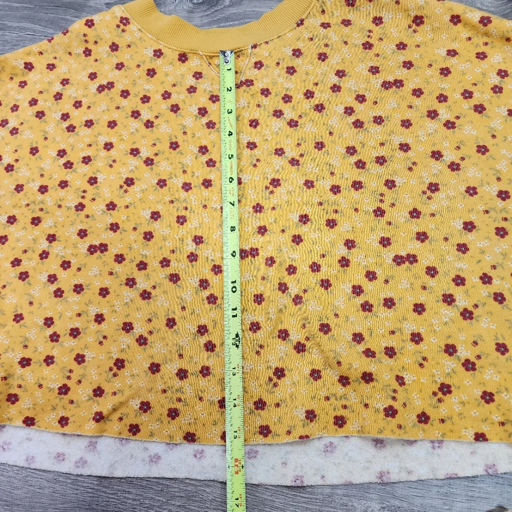 2 Pc COLSIE Yellow Red Flower Cut Off Cropped Sweatshirt & Sweat Shorts - Picture 8 of 13